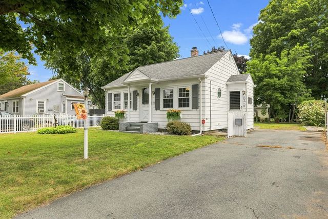 56 Hacker St, Fairhaven, MA 02719