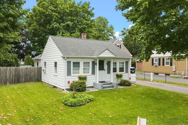 56 Hacker St, Fairhaven, MA 02719