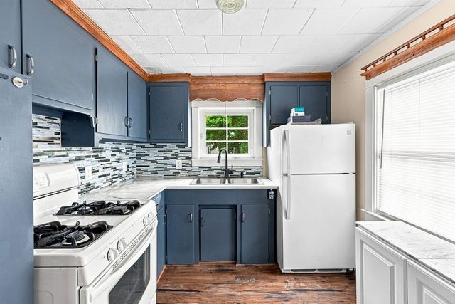 56 Hacker St, Fairhaven, MA 02719