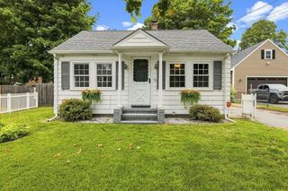 56 Hacker St, Fairhaven, MA 02719