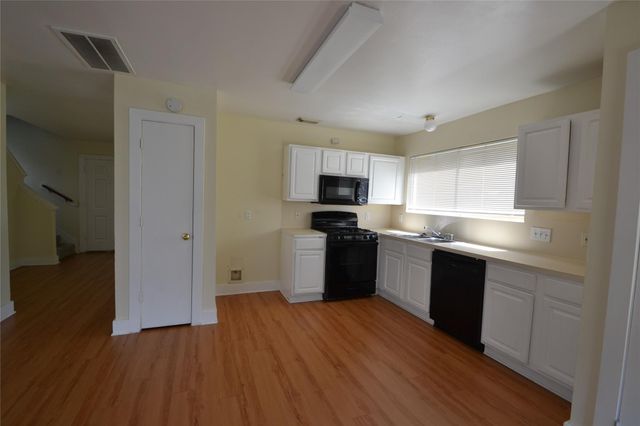 3811 E Traditions Court, Houston, TX 77082