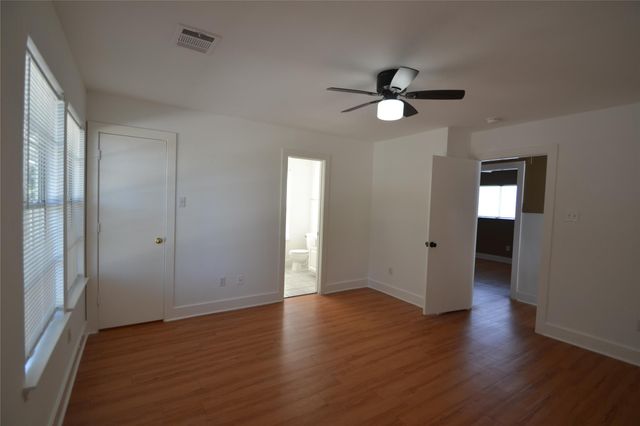 3811 E Traditions Court, Houston, TX 77082