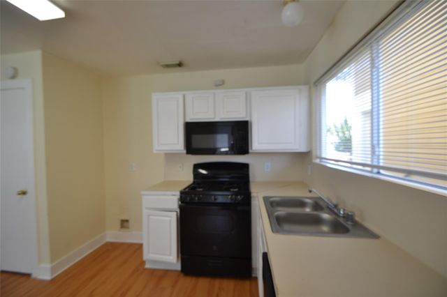 3811 E Traditions Court, Houston, TX 77082