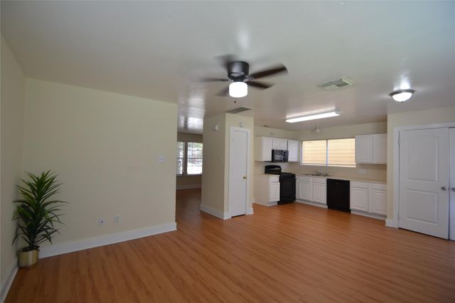 3811 E Traditions Court, Houston, TX 77082