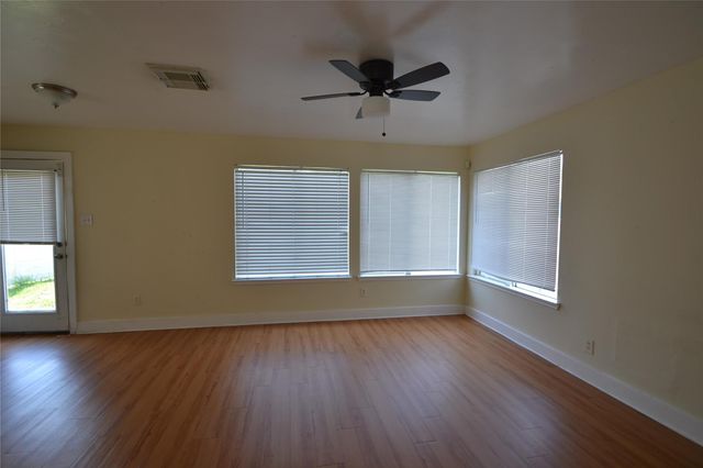 3811 E Traditions Court, Houston, TX 77082