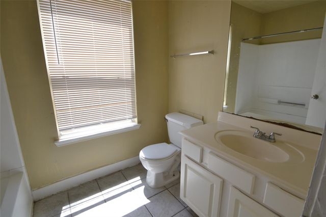 3811 E Traditions Court, Houston, TX 77082