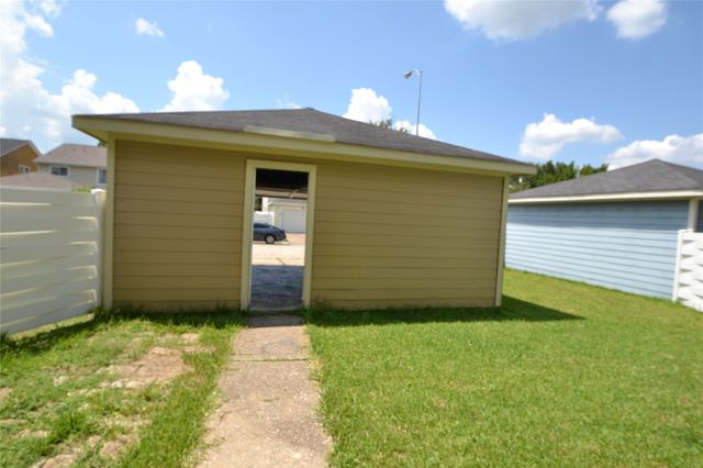 3811 E Traditions Court, Houston, TX 77082