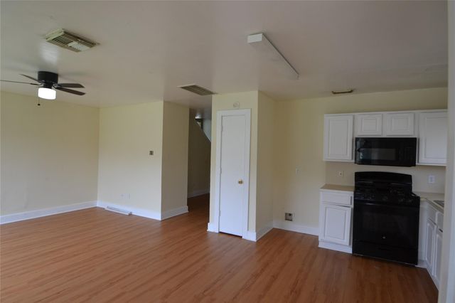 3811 E Traditions Court, Houston, TX 77082
