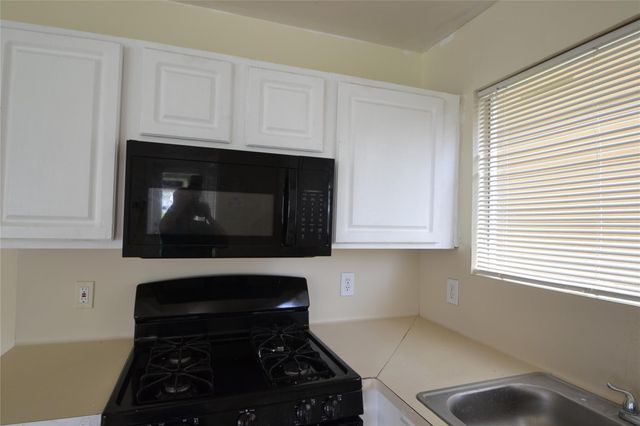3811 E Traditions Court, Houston, TX 77082