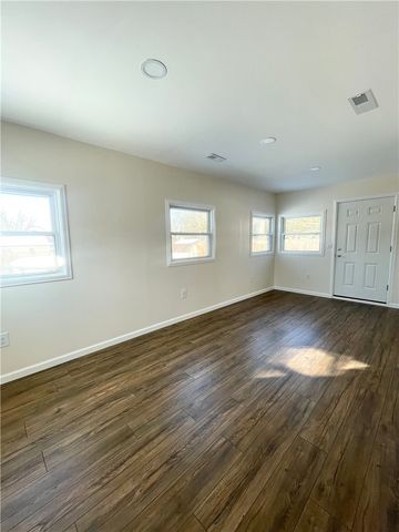 39 Elmhurst Circle, Aurelius, NY 13021