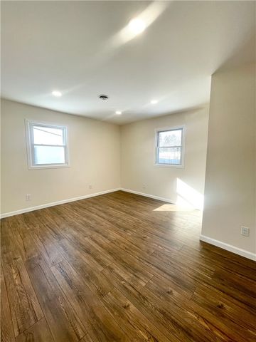 39 Elmhurst Circle, Aurelius, NY 13021