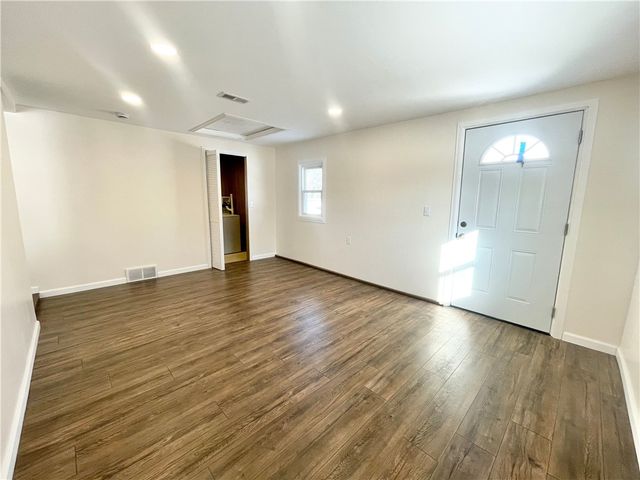 39 Elmhurst Circle, Aurelius, NY 13021