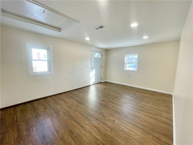 39 Elmhurst Circle, Aurelius, NY 13021