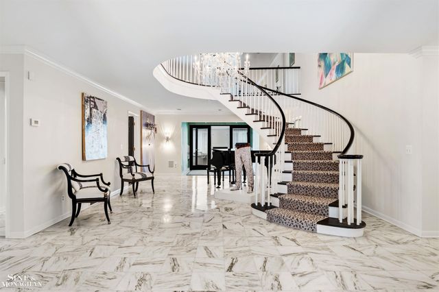 89 Lake Shore Road, Grosse Pointe Farms, MI 48236