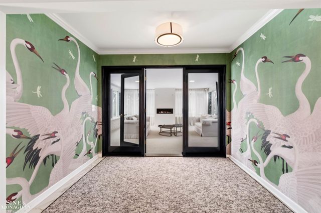 89 Lake Shore Road, Grosse Pointe Farms, MI 48236