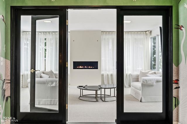 89 Lake Shore Road, Grosse Pointe Farms, MI 48236