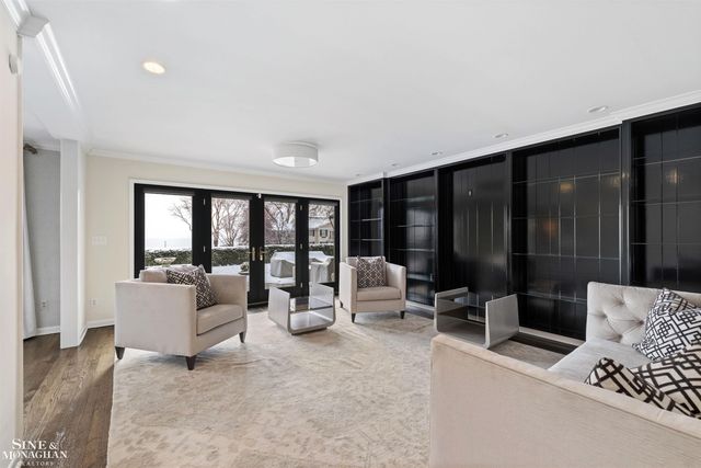 89 Lake Shore Road, Grosse Pointe Farms, MI 48236