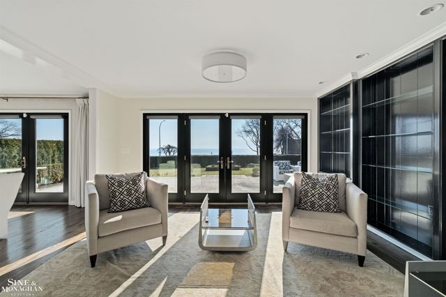 89 Lake Shore Road, Grosse Pointe Farms, MI 48236