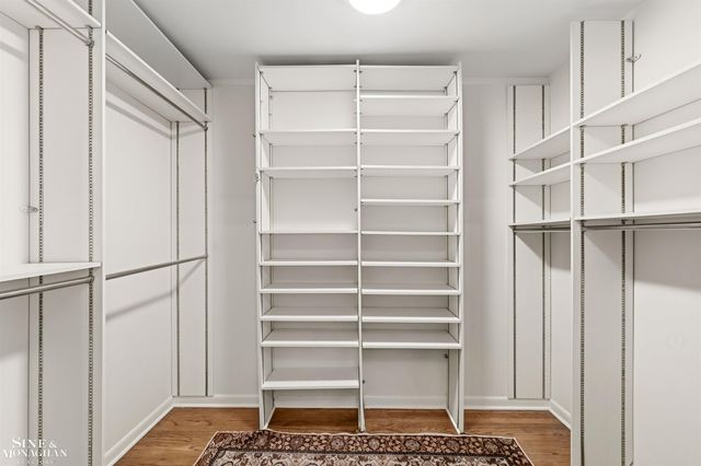 89 Lake Shore Road, Grosse Pointe Farms, MI 48236