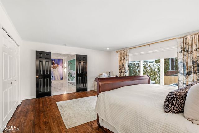 89 Lake Shore Road, Grosse Pointe Farms, MI 48236