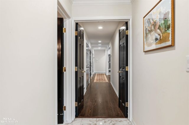 89 Lake Shore Road, Grosse Pointe Farms, MI 48236