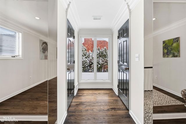 89 Lake Shore Road, Grosse Pointe Farms, MI 48236