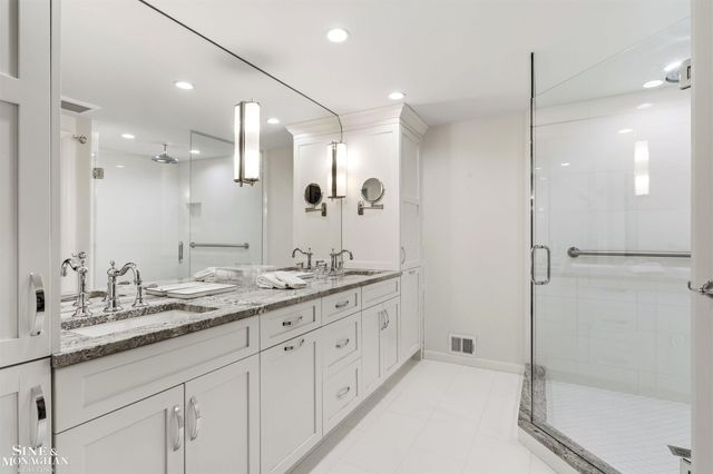 89 Lake Shore Road, Grosse Pointe Farms, MI 48236