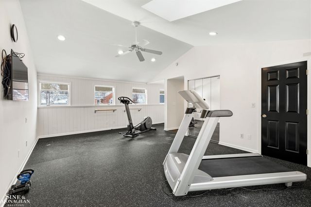 89 Lake Shore Road, Grosse Pointe Farms, MI 48236