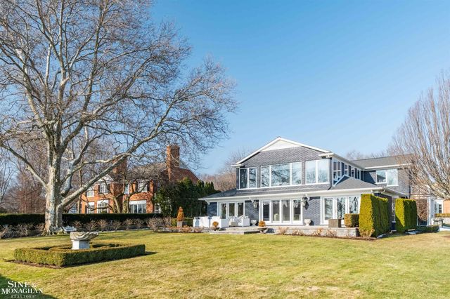 89 Lake Shore Road, Grosse Pointe Farms, MI 48236