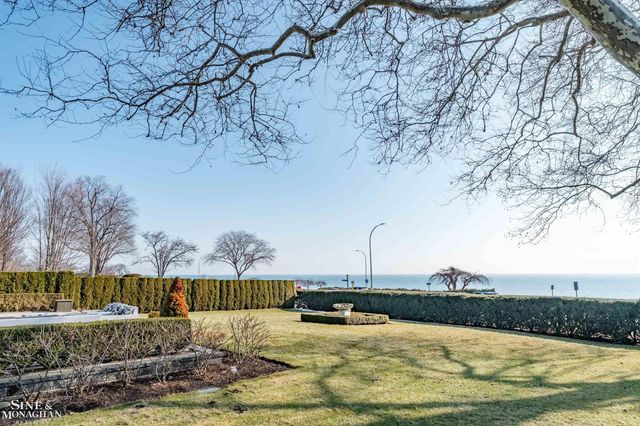 89 Lake Shore Road, Grosse Pointe Farms, MI 48236