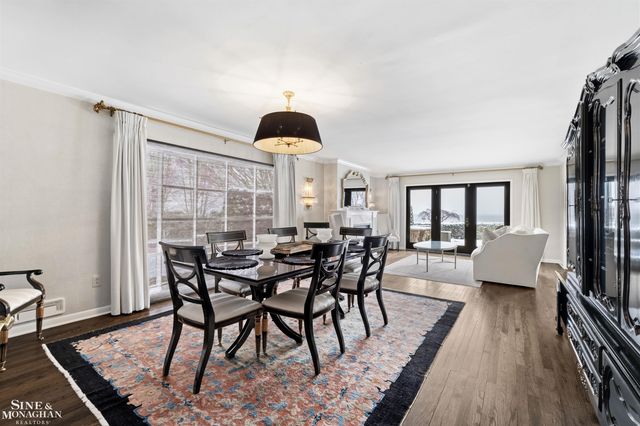 89 Lake Shore Road, Grosse Pointe Farms, MI 48236