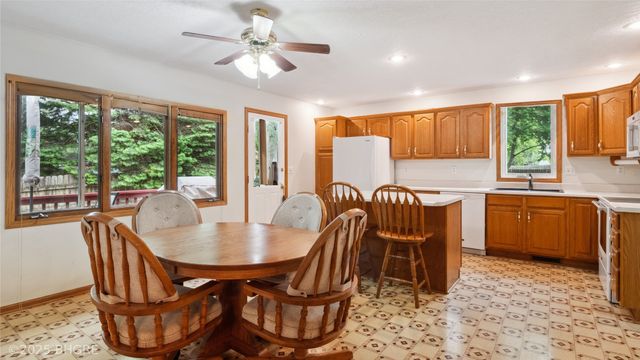 1105 E Henderson Place, Indianola, IA 50125