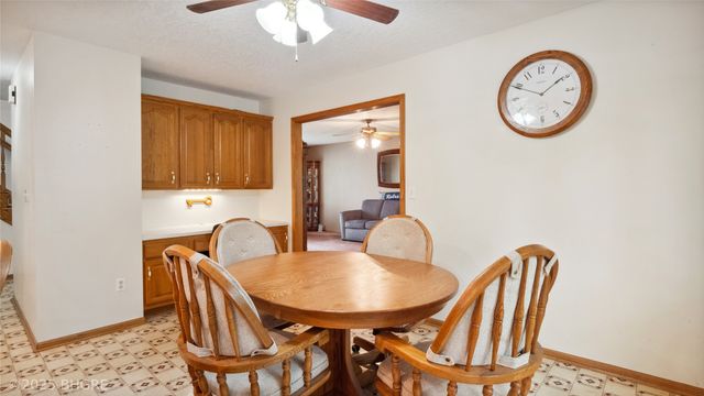 1105 E Henderson Place, Indianola, IA 50125