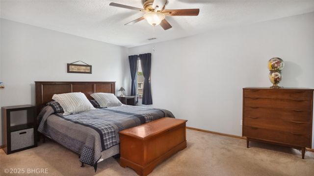 1105 E Henderson Place, Indianola, IA 50125