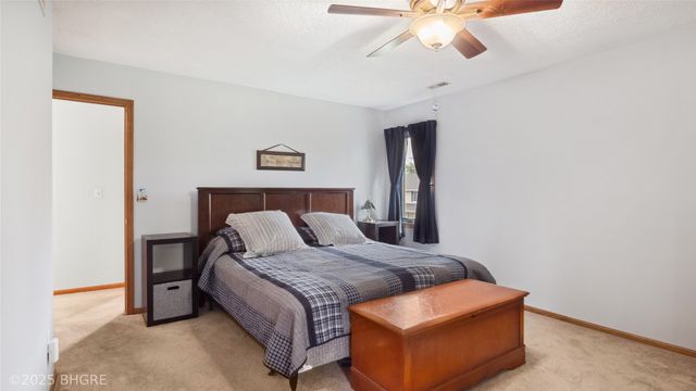 1105 E Henderson Place, Indianola, IA 50125