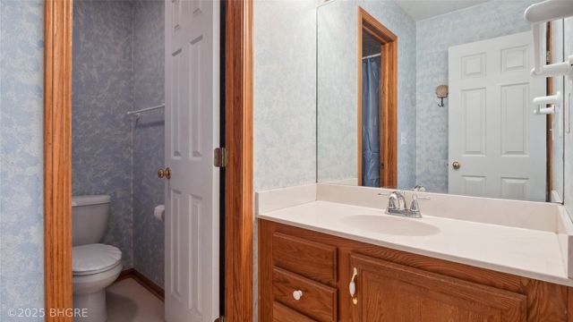 1105 E Henderson Place, Indianola, IA 50125