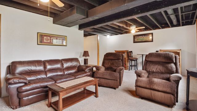 1105 E Henderson Place, Indianola, IA 50125