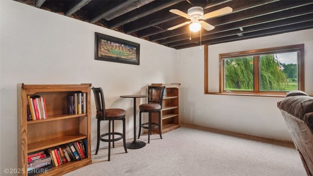 1105 E Henderson Place, Indianola, IA 50125