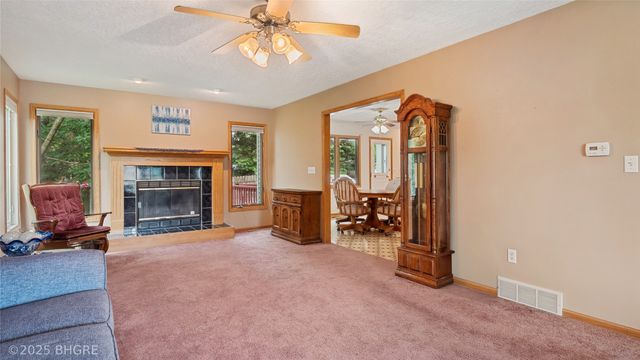 1105 E Henderson Place, Indianola, IA 50125