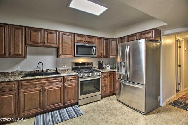 2761 N Dodge Boulevard, Tucson, AZ 85716