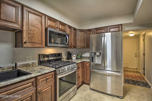 2761 N Dodge Boulevard, Tucson, AZ 85716