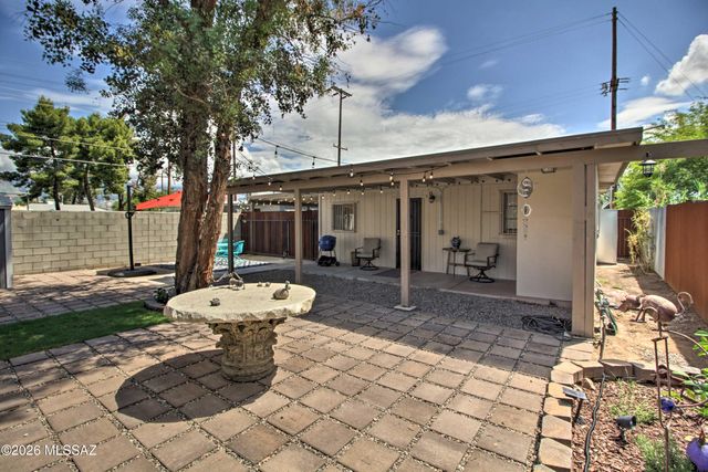2761 N Dodge Boulevard, Tucson, AZ 85716