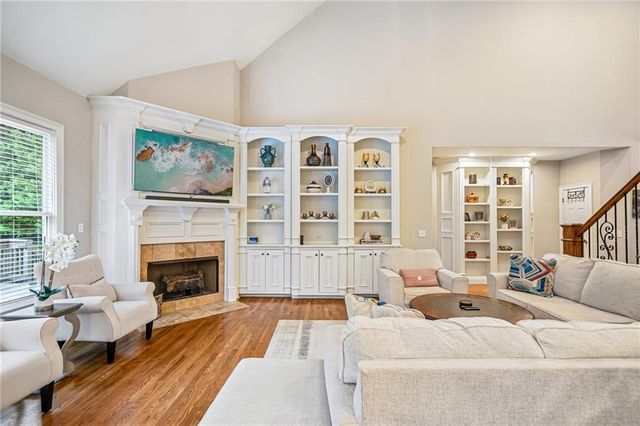 2919 Hidden Falls Drive, Buford, GA 30519