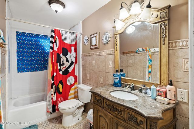 40 Brookwood Parkway, Jackson, NJ 08527