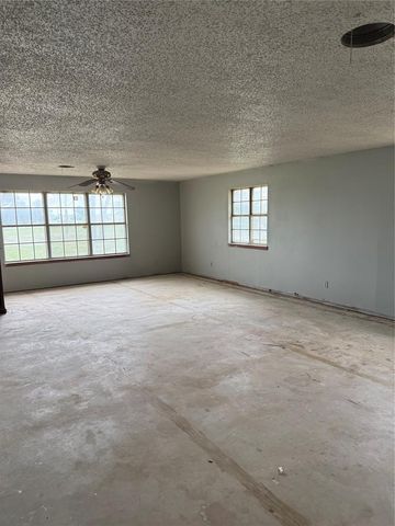 9175 County Road 1130, Lookeba, OK 73053