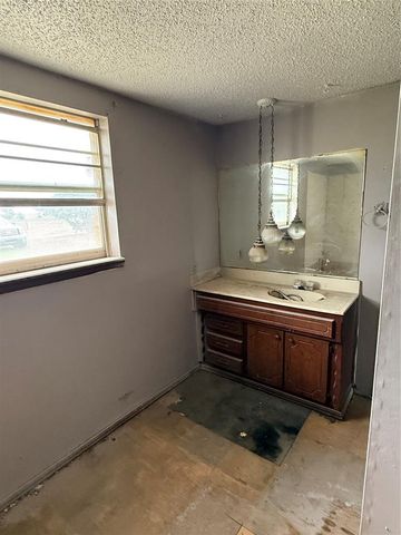 9175 County Road 1130, Lookeba, OK 73053