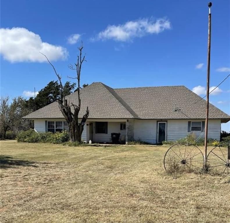 9175 County Road 1130, Lookeba, OK 73053