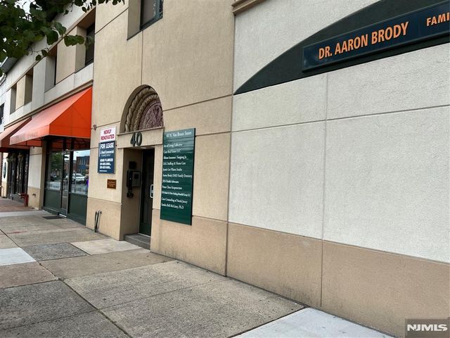 40 N Van Brunt Street, Englewood, NJ 07631