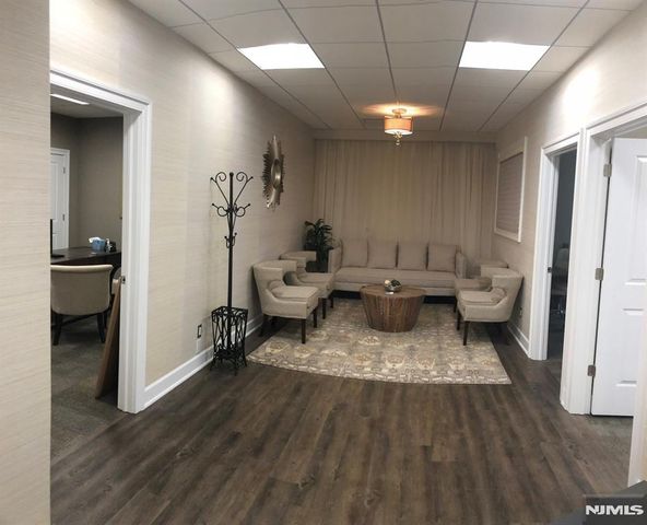 40 N Van Brunt Street, Englewood, NJ 07631