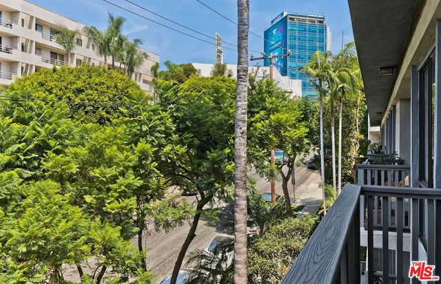 1134 Alta Loma Road 305, West Hollywood, CA 90069